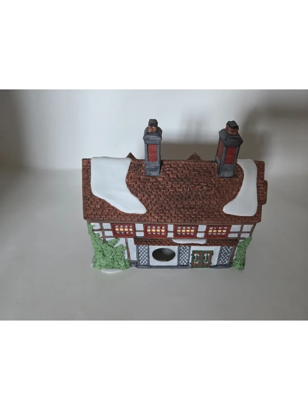 Department 56 Dickens Village Series Ashbury Inn Handpainted Porcelain 1991